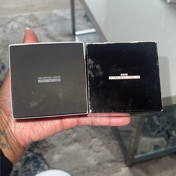 Laura Mercier Setting Powder - Picture 2 of 2